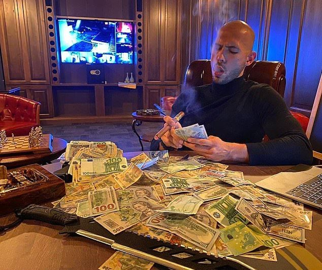 topguniversity_'s tweet image. Never k*ll yourself