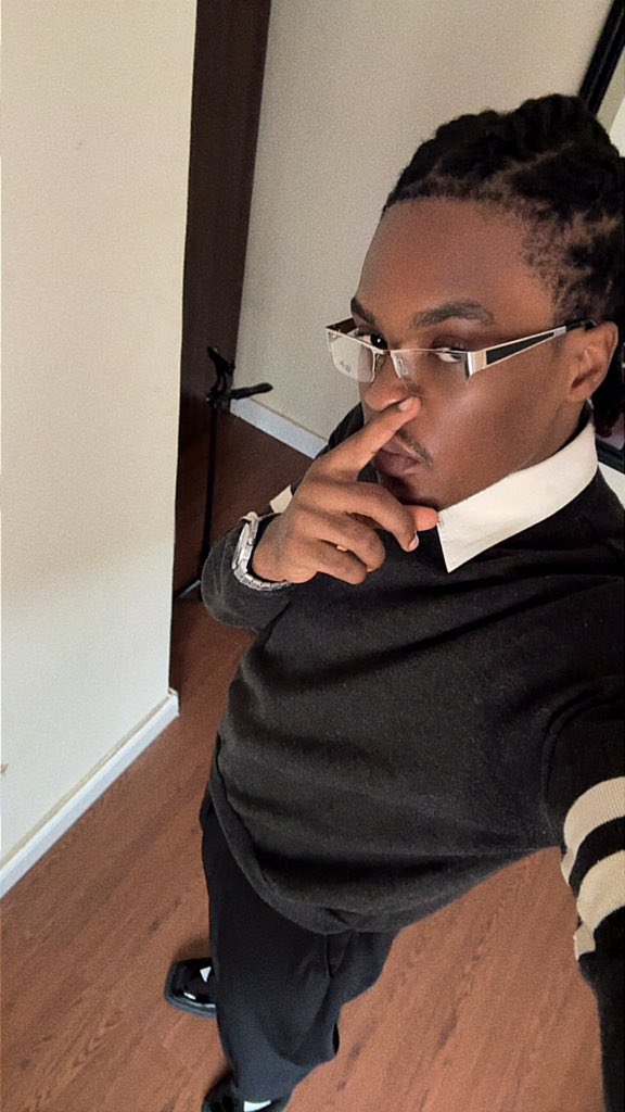 fehmhi_o's tweet image. Hello, it’s me again!😎