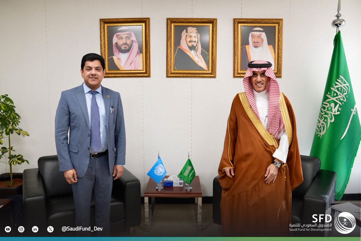 SaudiFund_Dev's tweet photo. #الرياض | استقبل سعادة نائب الرئيس التنفيذي لـ #الصندوق_السعودي_للتنمية م.فيصل القحطاني، اليوم في مقر الصندوق؛ سعادة مدير مكتب الأمم المتحدة لخدمات المشاريع في الأردن السيد محمد عثمان أكرم والوفد المرافق له. وجرى خلال اللقاء؛ بحث سبل تعزيز التعاون التنموي والفرص الحيوية بين الجانبين.

#نزدهر_معًا