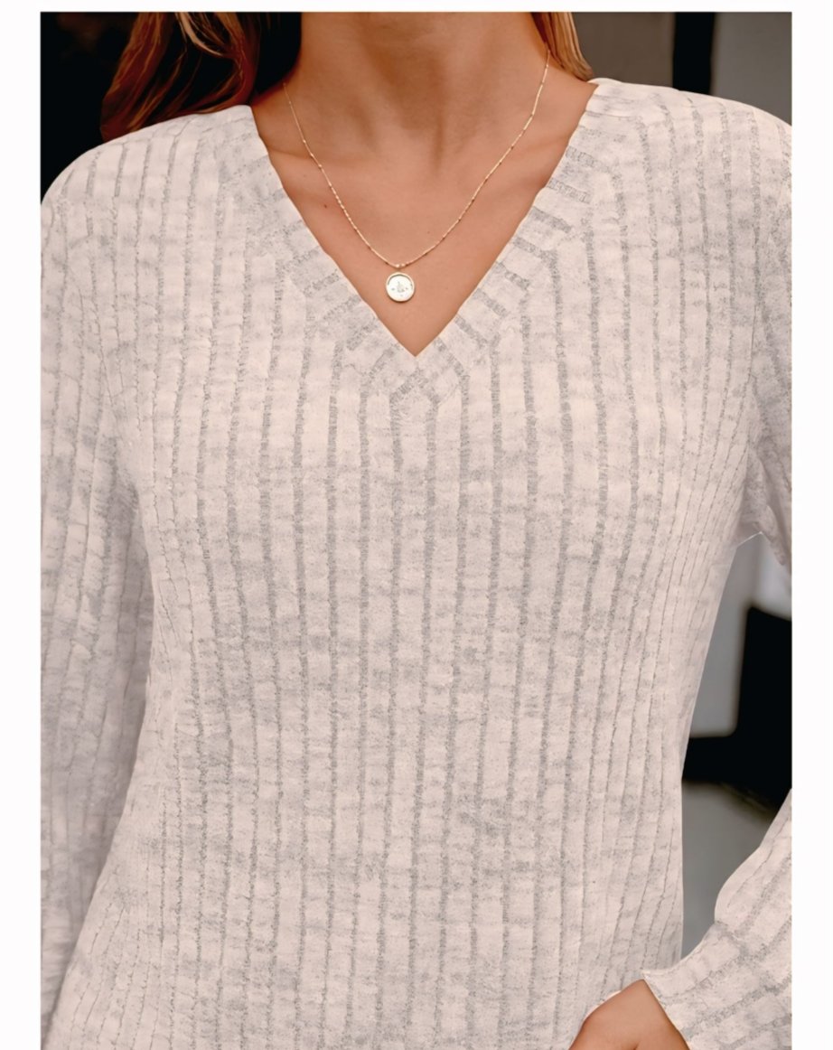 NDproductLab's tweet image. amzn.to/3M5j5lH
The Perfect Fall Transition Top. ✨
Ye V-neck ribbed long sleeve shirt aapki wardrobe ka must-have hai. Dressy enough for work, casual enough for the weekend.
#FallAesthetic #TrendyOutfits #WorkWear