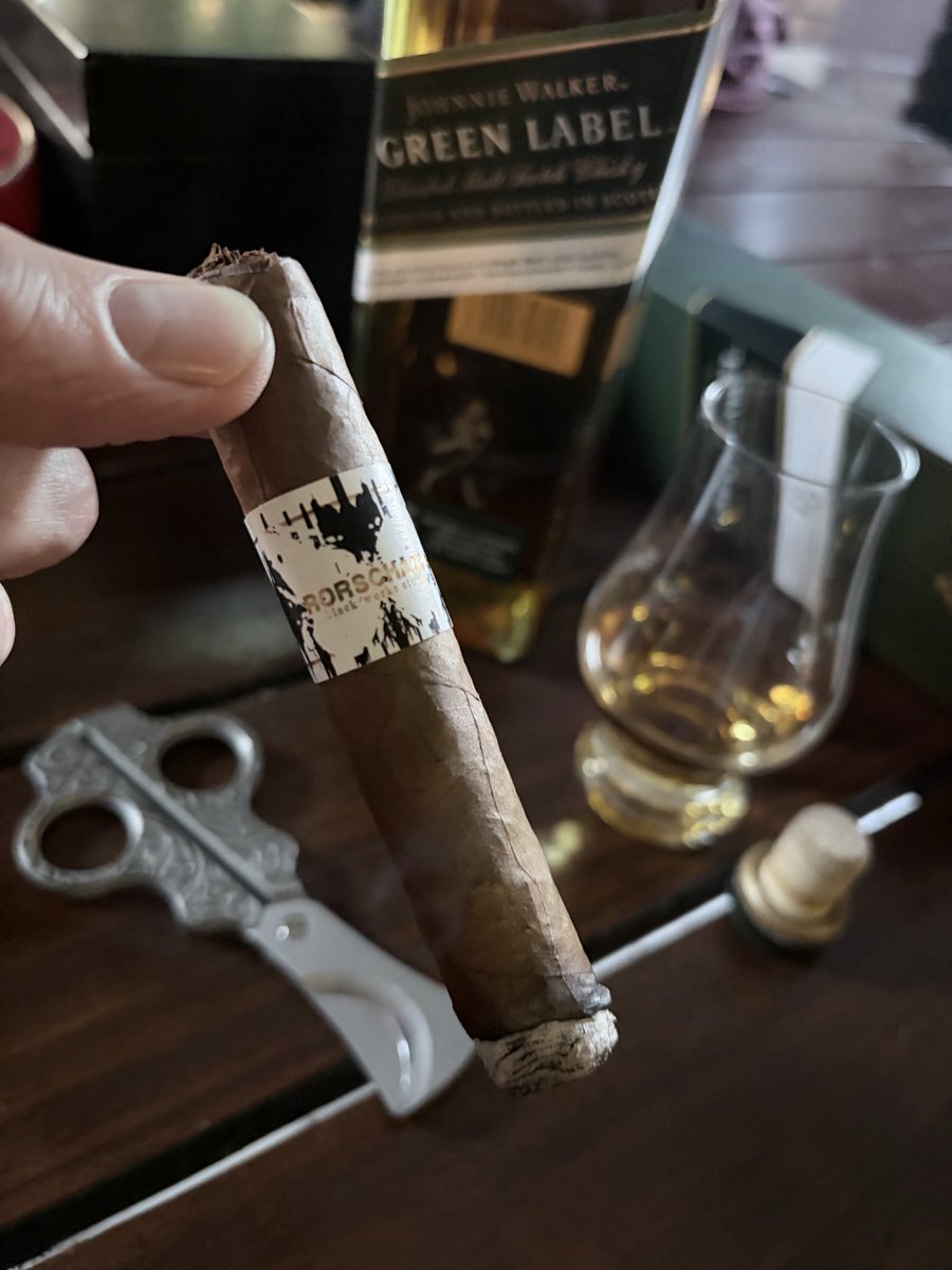 Rorscach Sumatra <a href="/BLTC_Cigars/">Black Label Trading</a> &amp; Johnnie Green 15 <a href="/johnniewalker_/">Johnnie Walker</a> <a href="/Cigar_Club_sa/">Cigar Club SA</a> <a href="/MAbrams_BB/">Malitious Abrams - Magna Carta💰💵💳</a> <a href="/JacquiG17406236/">JacquiG</a> #Cigars #Whisky