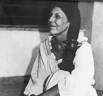 🇨🇺Nuestras mujeres son sostén y calma, apoyo y fuerza, esperanza y fe también ahora, cuando el imperio agrede con la fuerza del odio, cuando intentan asfixiarnos y ellas, herederas de Mariana, de Celia y Vilma, se levantan cada día victoriosas para entregar amor.
#CubaEstáFirme