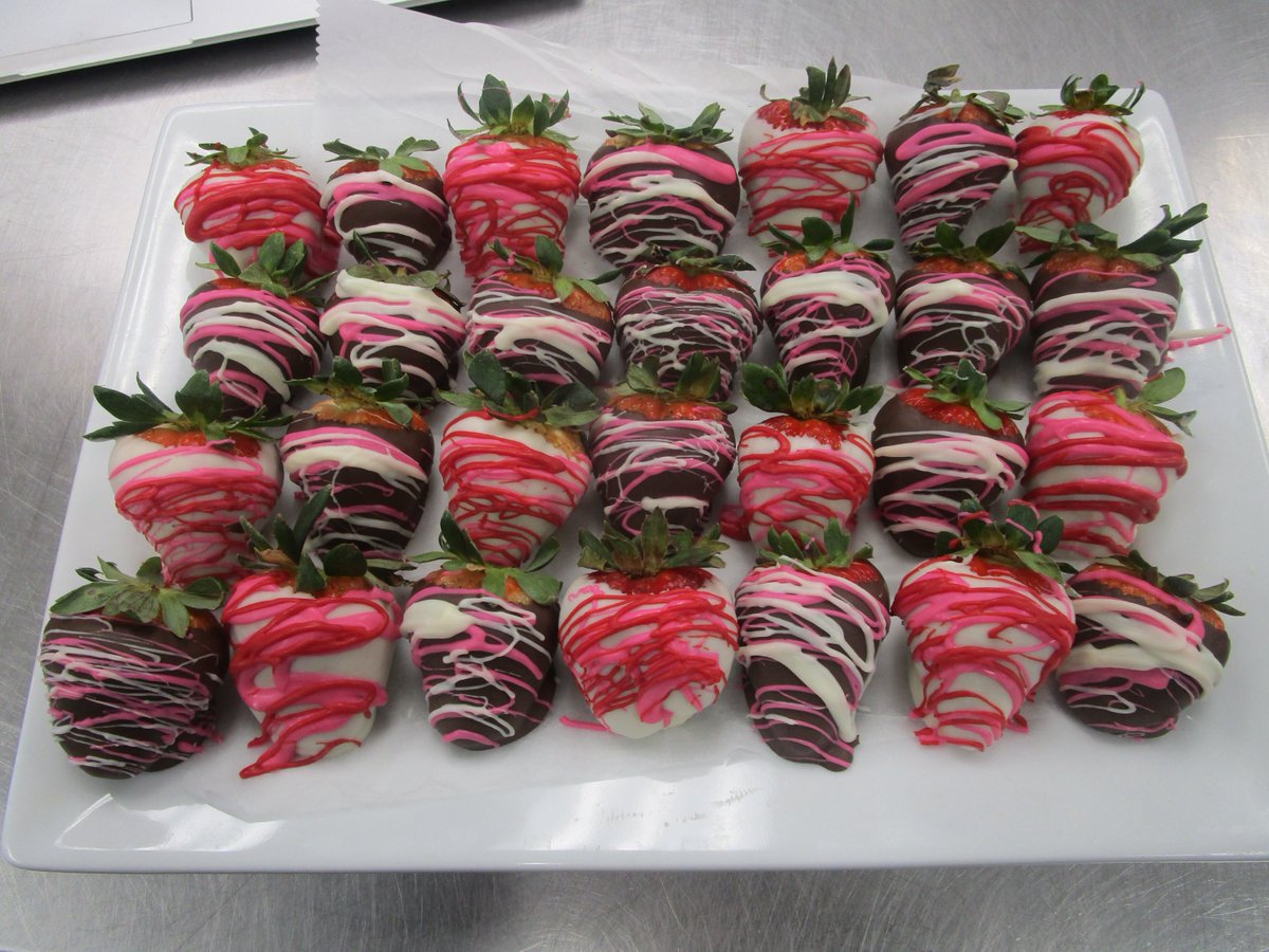 #HumpDay flavors: Strawberry, Strawberry Shortcake, Chocolate-Strawberry, Lemon, Key Lime, Mudslide, Eggnog, Peppermint, Choco-Caramel Sundae, Turtle Cheesecake, Peanut Butter Chocolate, Chocolate, Peak, Red Velvet, &amp;Vanilla #cupcakes! #ValentinesDay fudges, cookies, &amp;cakepops!