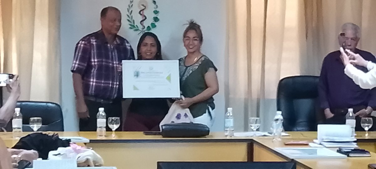 El éxito no se mide por lo que logras sino por los obstáculos que superas.
 Se reconocen a los cuadros que más se destacaron en el año 2025, por su entrega, compromiso y dedicación.
#DPSGranma
#CubaPorLaVida