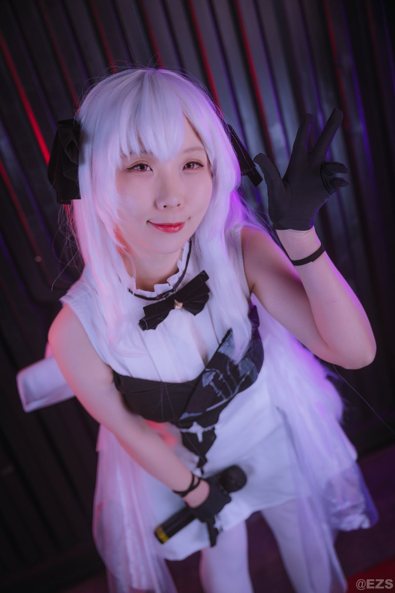 謝謝伊利斯讓我有場照🥰
下次出蒂兒難道是正裝（真的嗎
#DearHere