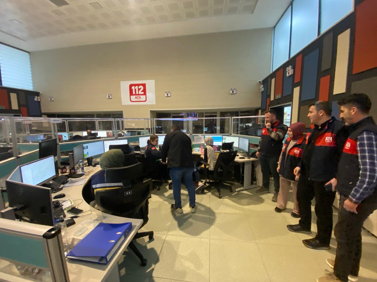 112 günü kapsamında Çağrı Merkezimizde 7/24 görev başında bulunan  personelimizin 112 gününü kutlayarak kolaylıklar diledik.
<a href="/TC_icisleri/">T.C. İçişleri Bakanlığı</a> <a href="/112teknumara/">112 Acil Çağrı Merkezleri</a>