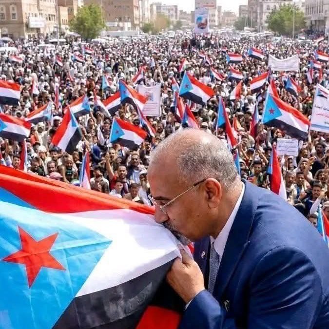 Mohammedawlaqi's tweet image. سيكتب التاريخ: انك لم تساوم يوما على قضية الجنوب
ولم تنحني أمام إملاءات السعودية.
نجدد العهد لفخامتك سيادة الرئيس عيدروس الزُبيدي
على العهد باقون وماضون معك حتى استعادة الدولة الجنوبية كاملة السيادة
#شبوه_الثبات_والصمود_للجنوب 
#الشعب_صاحب_القرار