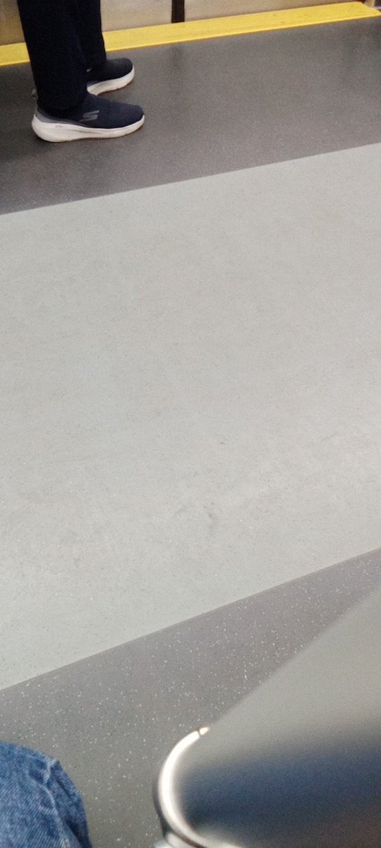 dwireul's tweet image. selamat subuh 😴