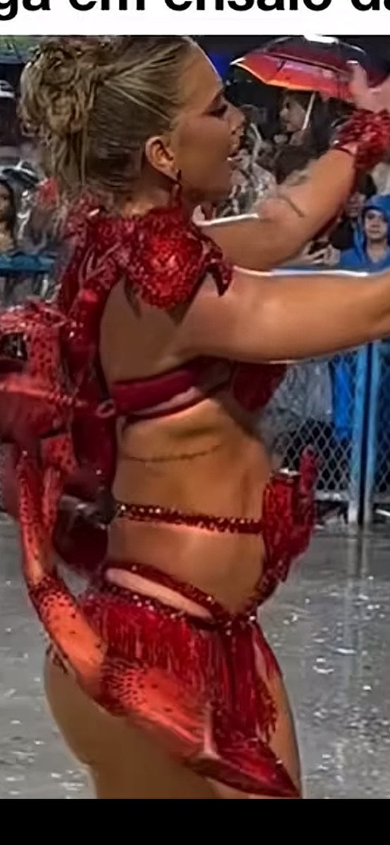 MVVLF's tweet photo. @raiam700 Gorda ela ainda tá, mas era mais gata pq era natural, não esse magazord que tá hoje toda recauchutada https://t.co/INpfIAXMiu
