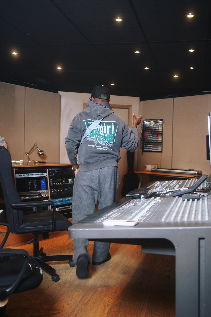 ferregola's tweet image. 🎤✨Authenticité 

📅 4 avril 2026
📍 Accor Arena
🎟️ Billetterie : ticketmaster.fr/fr/manifestati…

#FerreGola #Code16 #StudioTime #Concert #Paris