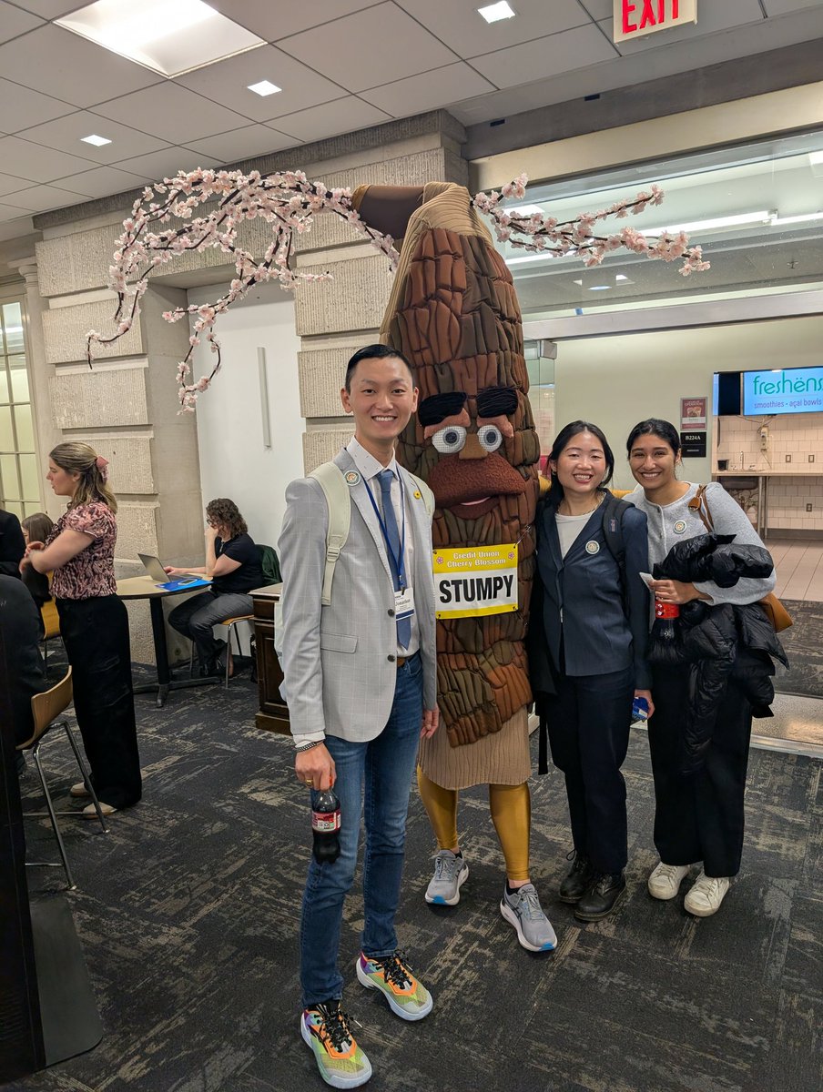 MDRuralHealth's tweet photo. The #MarylandTeam met Stumpy! 🪷
@NRHA_Advocacy
#RevitalizeRural
#NRHA26DC
#PI26NRHA
#Stumpy https://t.co/zzyMracy2X