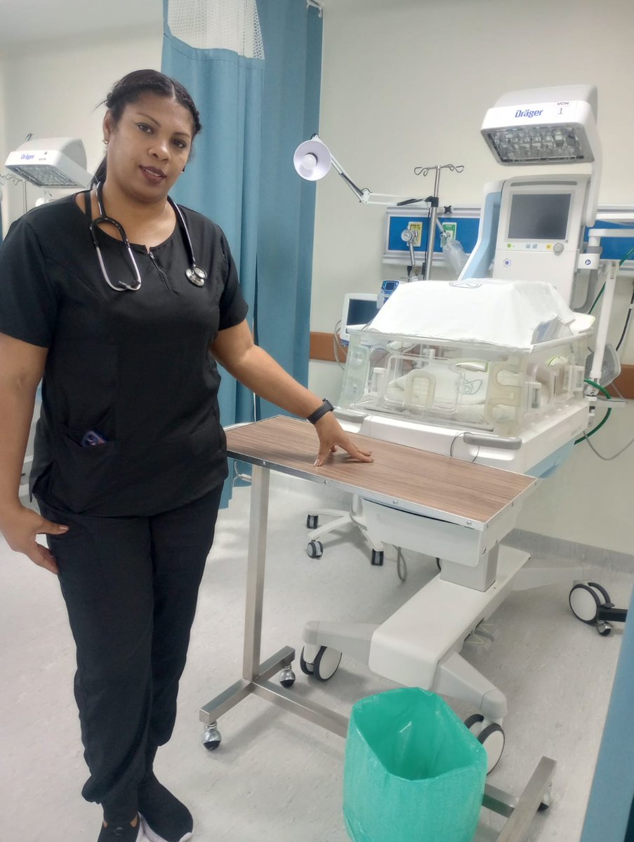 MexicoBrig58480's tweet photo. No solo se trata de salvar vidas,la docencia también es un pilar importante,en la formación de los medicos que salvarán esas vidas.Que más bonito que dejar huellas en esos estudiantes que se forman académicamente en en Hospital General de Cuajimalpa.CDMX https://t.co/PD8FurQHJw
