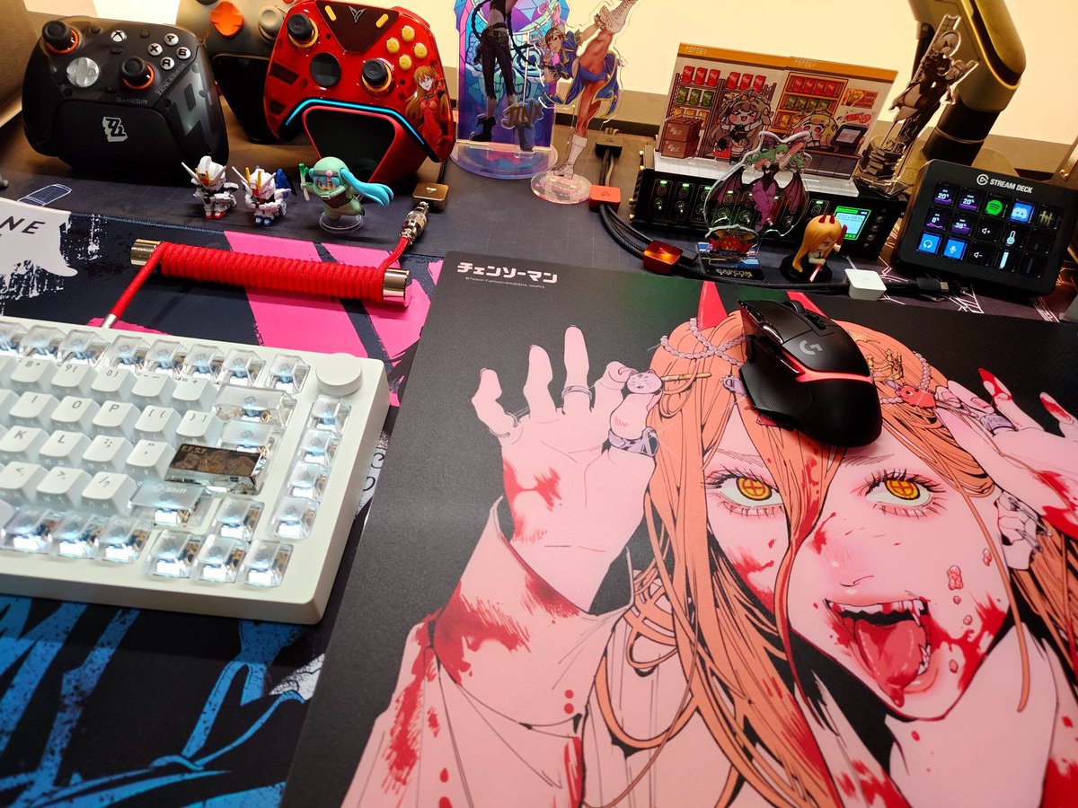 My first glass mousepad has arrived! I went with the Chainsaw Man