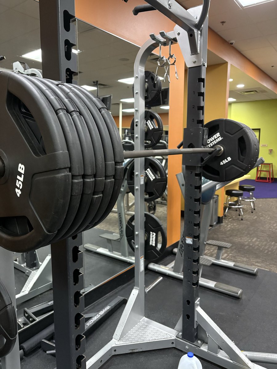 trainrpt's tweet photo. Plates don’t care who you think you are. They reveal who you are! 🏋🏻‍♂️⚔️😤 #gym #muscle #bodybuilding https://t.co/J6M2v7roIb