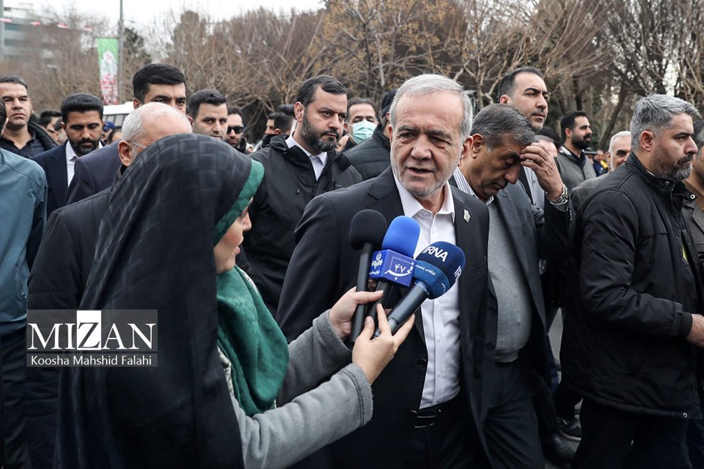 MizanPhoto's tweet photo. راهپیمایی یوم الله ۲۲ بهمن ۱۴۰۴ 

راهپیمایی ۲۲ بهمن صبح روز چهارشنبه (۲۲ بهمن ۱۴۰۴) به صورت رسمی در بیش از ۱۴۰۰ نقطه در سراسر ��شور برگزار شد.

📸مشاهده گزارش تصویری👇
https://t.co/X4ap2TKp2s

#راهپیمایی_۲۲_بهمن 
#۲۲بهمن 
#ایران https://t.co/2RVLv6PCWJ