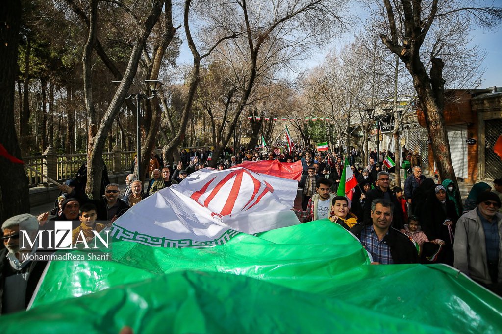 MizanPhoto's tweet photo. راهپیمایی یوم الله ۲۲ بهمن ۱۴۰۴ 

راهپیمایی ۲۲ بهمن صبح روز چهارشنبه (۲۲ بهمن ۱۴۰۴) به صورت رسمی در بیش از ۱۴۰۰ نقطه در سراسر ��شور برگزار شد.

📸مشاهده گزارش تصویری👇
https://t.co/X4ap2TKp2s

#راهپیمایی_۲۲_بهمن 
#۲۲بهمن 
#ایران https://t.co/2RVLv6PCWJ