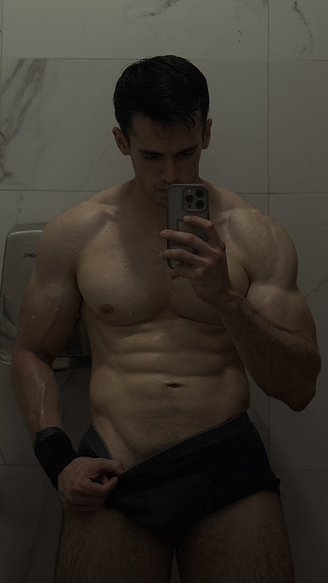 Ivan tweet media