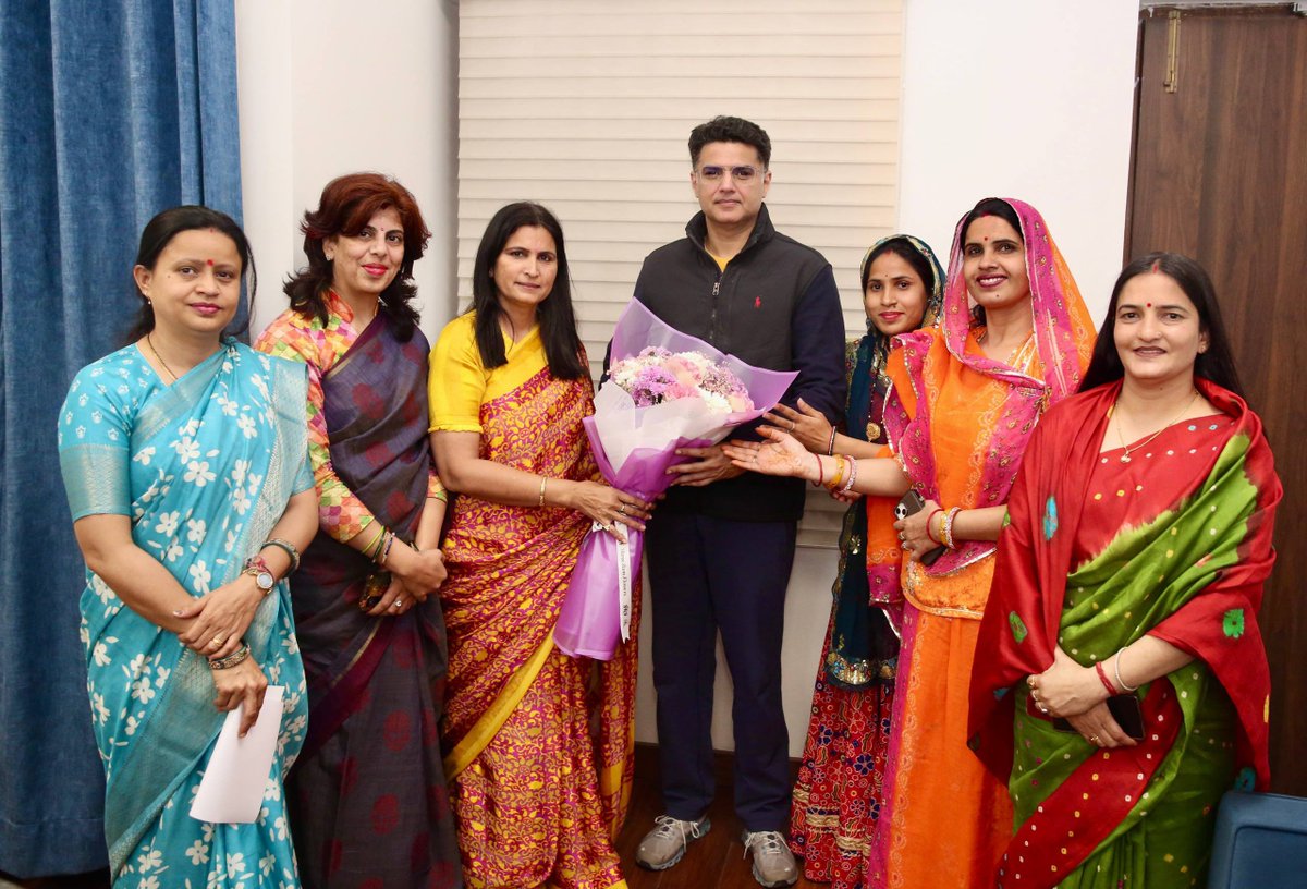 राजस्थान महिला कांग्रेस अध्यक्ष श्रीमती सारिका सिंह जी ने मुलाकात की।
<a href="/sarika171174/">Sarika Singh Choudhury</a>