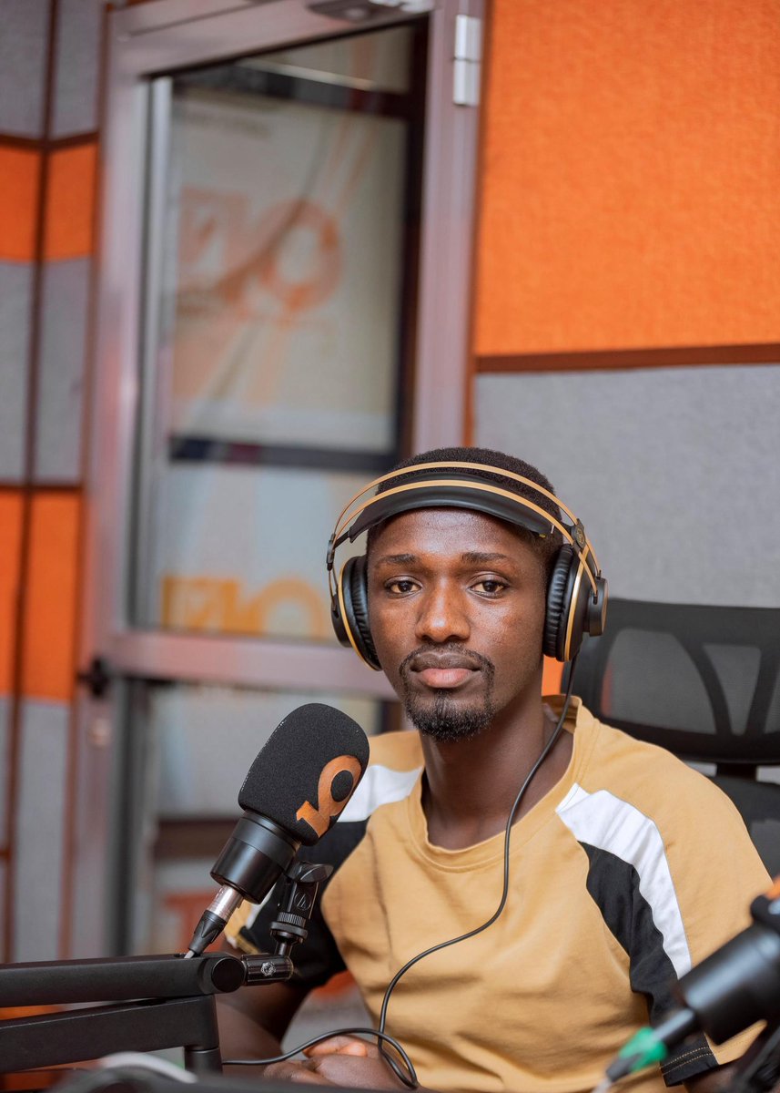 Radiotv10rwanda's tweet photo. #10Zone iri live kuri #Radio10! Turi kubagezaho amakuru yose agezweho mu mikino. 
Shyira urushinge kuri Radio 10 ijwi ryizewe mu mikino. https://t.co/JQ9hbHN4pt