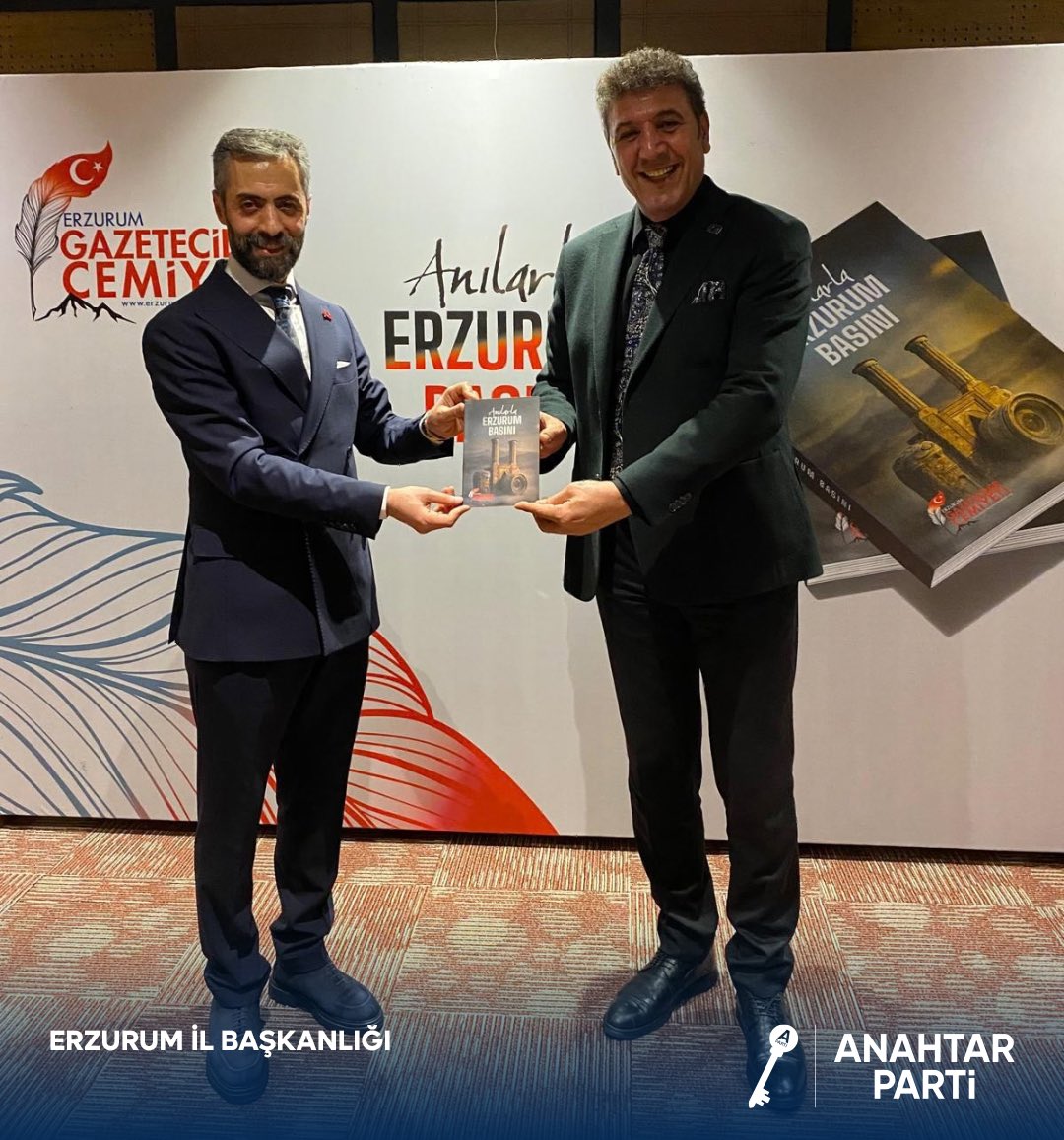 Erzurum Gazeteciler Cemiyeti tarafından hazırlanan, şehrimizin basın tarihine ışık tutan “Anılarla Erzurum Basını” kitabın lansmanına; İl Başkanımız Sayın Yücel Ahmet İşleyen öncülüğünde katıldık. Emeği geçen Başkan Mehmet Musa Çakır ve yönetimine teşekkür ederiz.
#Erzurum