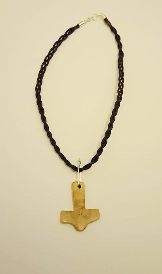 VikingArtist's tweet image. It was most enjoyable creating these handcrafted wooden Mjölnir (Thors hammers). 

#redvikingcrafts #mjolnir #thorshammer #vikings #norse #norsegods #HandmadeJewelry #pagan #handmadegifts
