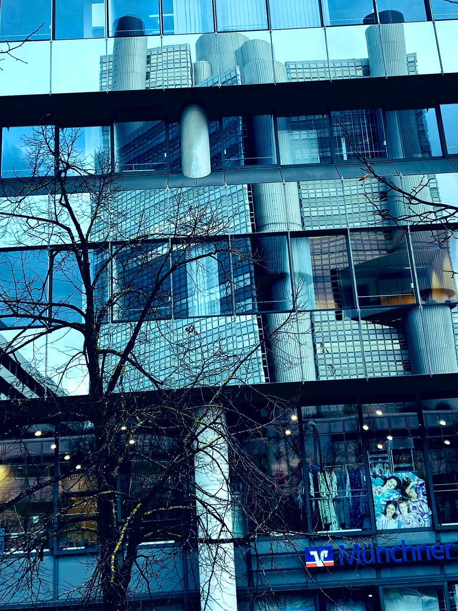 weissblauemacht's tweet photo. Mirror, mirror on the wall 😉😎
#Munich #Skyline #GlassCity #HVB https://t.co/JAt1xPAiCZ