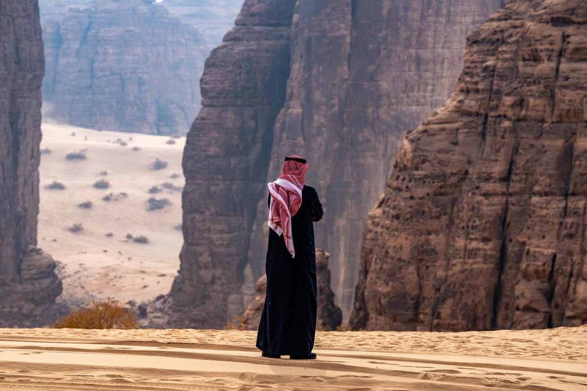 #العلا.. بحرٌ من التاريخ لا بحرٌ من الرمل.