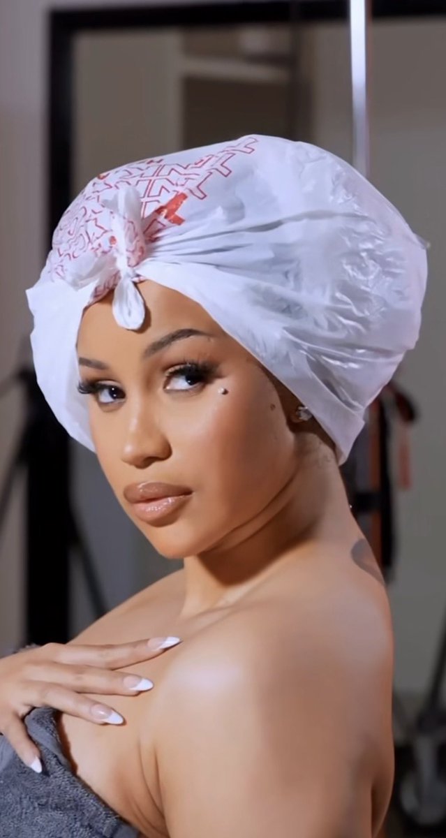 This is so Dominican coded omg 😭