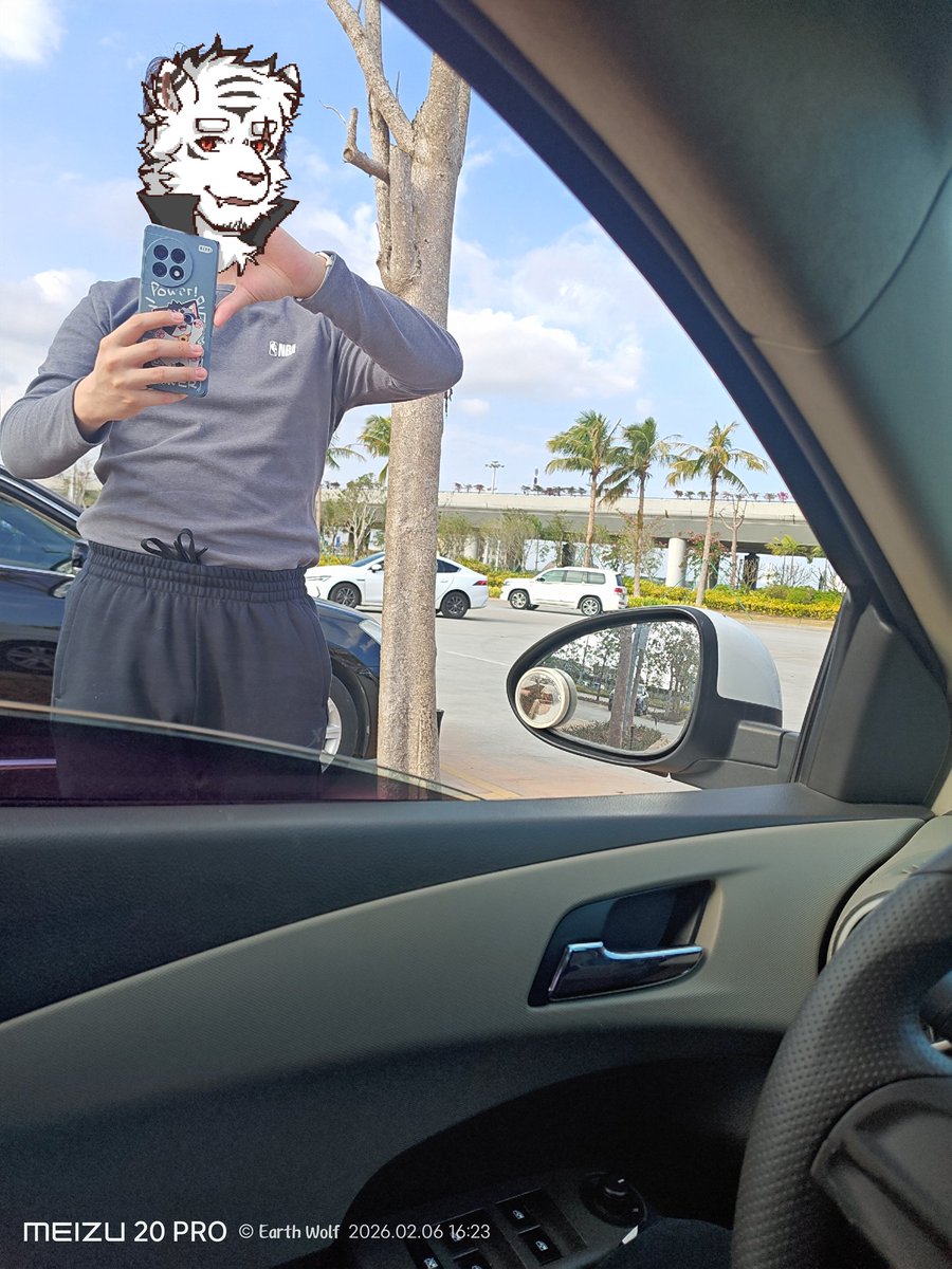 Earth Wolf tweet media