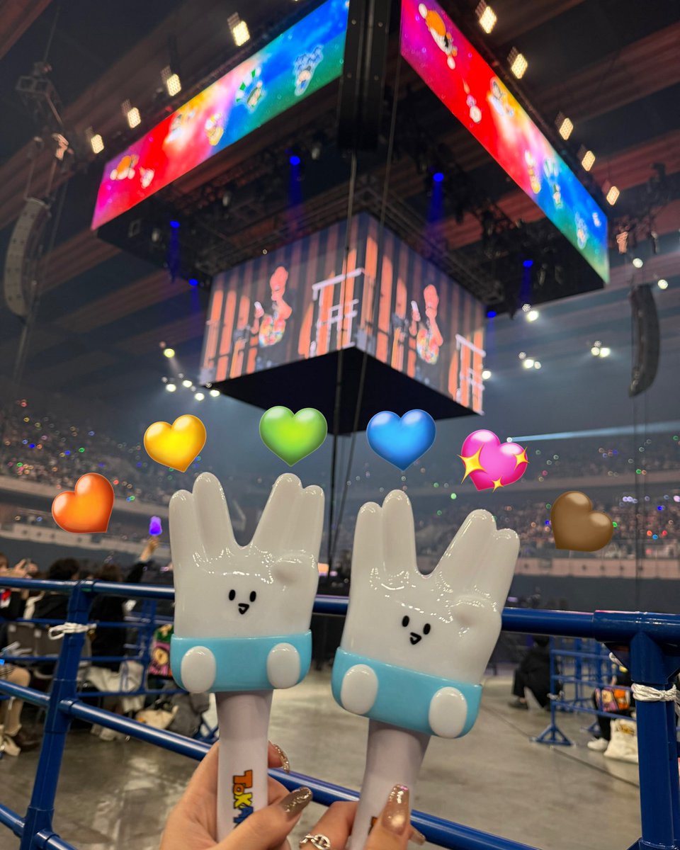 ___820kg's tweet photo. 前回イベ無くなって悲しかったけどこうしてまた来れて最高に楽しかった🥹🫶🏻見たいもの全部見せた気がする🍵生でネタ見れて爆笑して幸せやし、てんぷれ〜と♡の掛け声も普段あんなに声出すことないから最高に楽しかった😂助かったの重低音の地響きもっかい肌で感じたい←
#煮ても東海焼いてもオンエア https://t.co/bm27KKxFNl