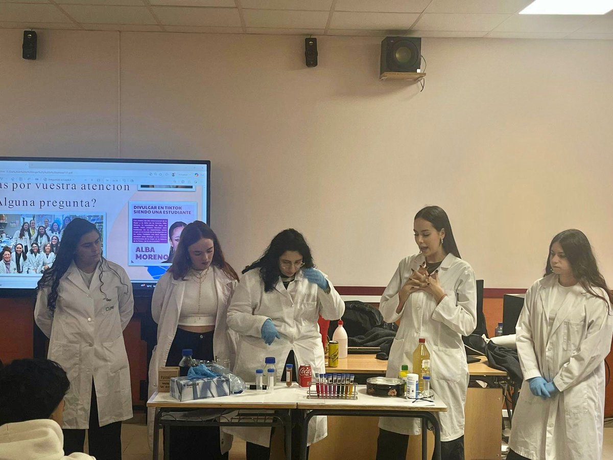 comet_nano's tweet photo. Hoy celebramos el Día Internacional de la Mujer y la Niña en la Ciencia compartiendo lo que más nos gusta: despertar la curiosidad científica en las nuevas generaciones 🔬✨ 👩🏻‍🔬 
La ciencia también es su lugar 💜
#mujeryniñaenlaciencia #niñasenlaciencia #divulgacióncientífica https://t.co/0V1AhiUbJ2