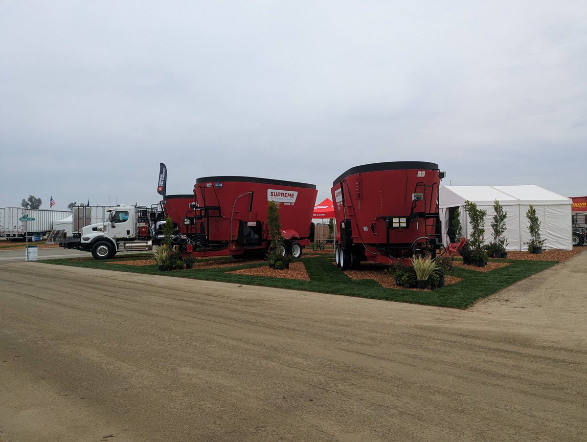 SupremeInternational tweet media