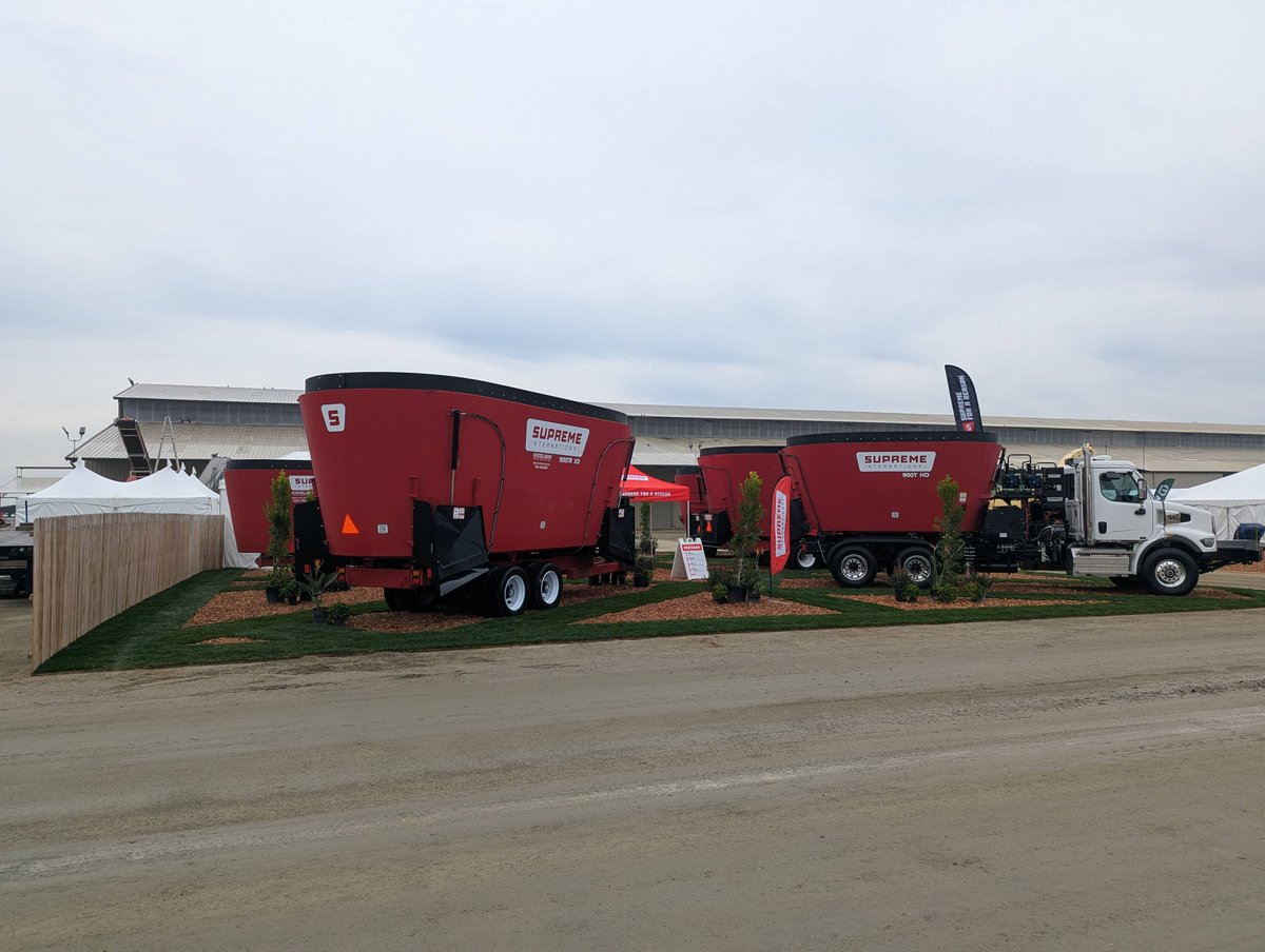 SupremeInternational tweet media