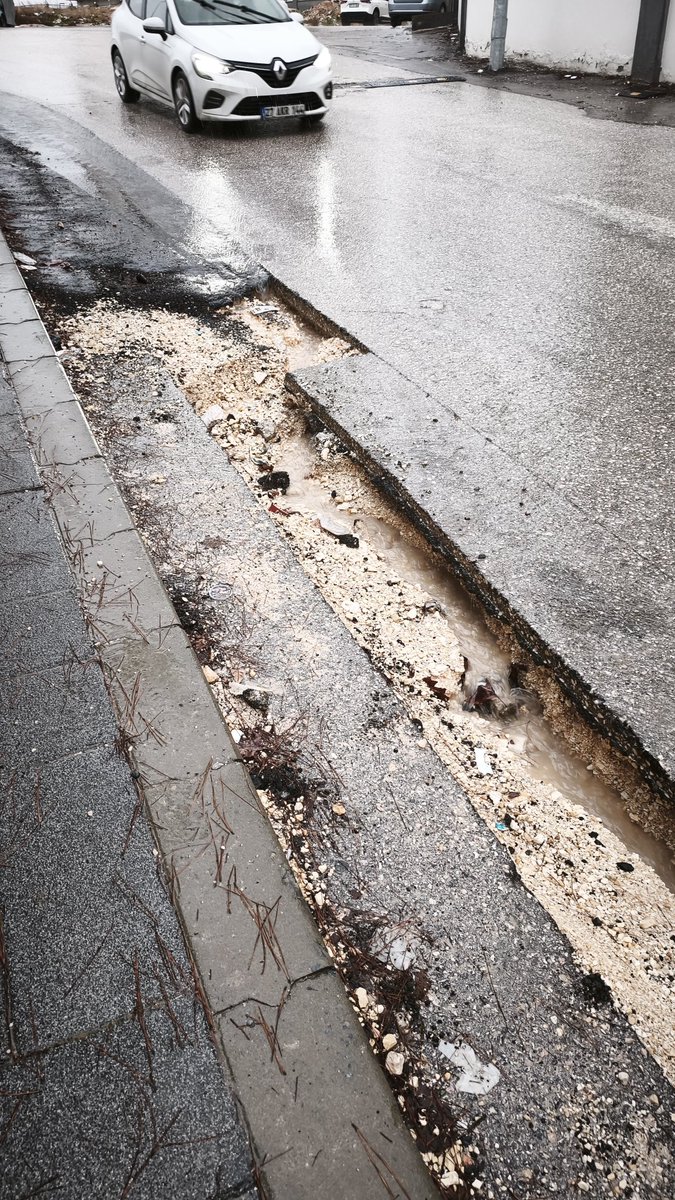 İbrahimli mahallesi 35104 nolu sokakta durum bu tehlike arz etmekte asfalt talep ediyoruz <a href="/kemalcebervali/">Kemal Çeber</a> <a href="/FatmaSahin/">Fatma Şahin</a> <a href="/RTErdogan/">Recep Tayyip Erdoğan</a> <a href="/umutymz/">Av.Umut YILMAZ</a>