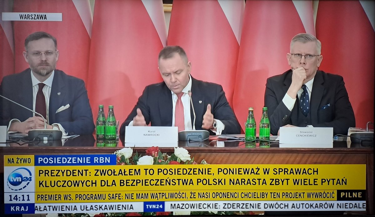 „Gdyby Bóg podjął decyzję, że jutro odwoła mnie jako prezydenta RP, to obowiązki Prezydenta RP przejmie Marszałek Włodzimierz Czarzasty" - rzekł Nowrocky. 

I czuję, że plan "odwołania" Nowrocky'ego (niekoniecznie przez pana Boga) może być rozważany i wówczas rzeczywiście,
