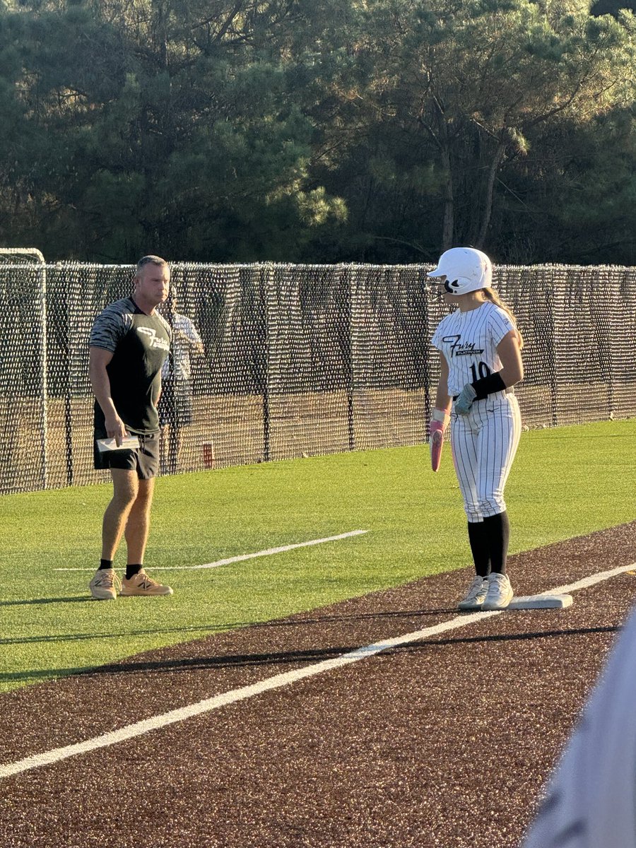 LilyCleveland03's tweet photo. Honored to be ranked 56th in the Southeast (infield) by @ExtraInningSB ! Thankful to be recognized in the Elite Scholars group as well! I couldn’t have done this without my coaches, teammates, and family! I’m truly blessed with the best support group! 🖤🤍
@TN_FP_Schroyer  @FuryPlatinum  @SBRRetweets @LineDsoftball @TOP_D1RECRUITS @CoachBooDickey @Coach_Buck16 @CoachKRyman @LipscombSB @TroyTrojansSB @NateTompkins @PrepSoftball @FastpitchWire @SoftballDown @SoftbalAmerica