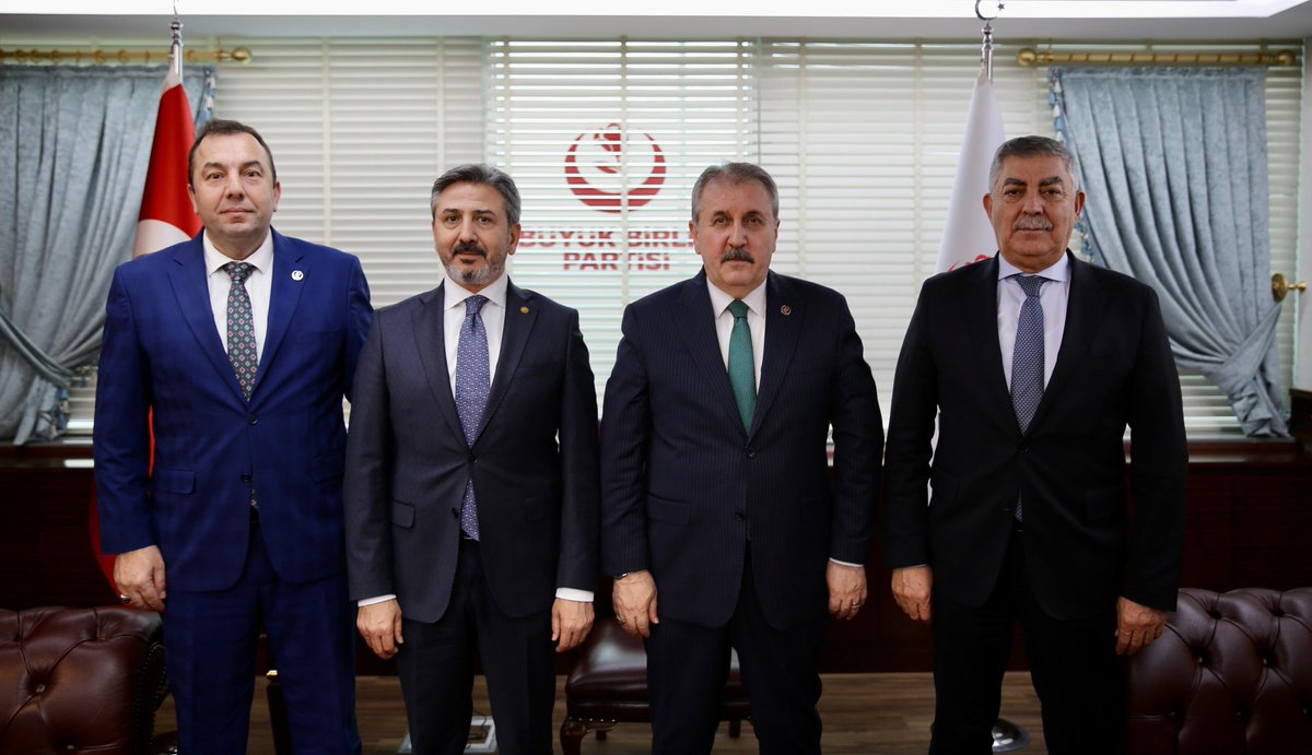 AK Parti MKYK Üyemiz Sn. Hilmi Gökçınar ile birlikte, umre ziyaretinden dönüşü münasebetiyle Büyük Birlik Partisi Genel Başkanı Sn. Mustafa Destici’yi ziyaret ettik.

Kıymetli Başkanımıza ibadetlerinin kabul olmasını temenni ediyor, sağlık ve afiyet diliyorum. Rabbim yapılan