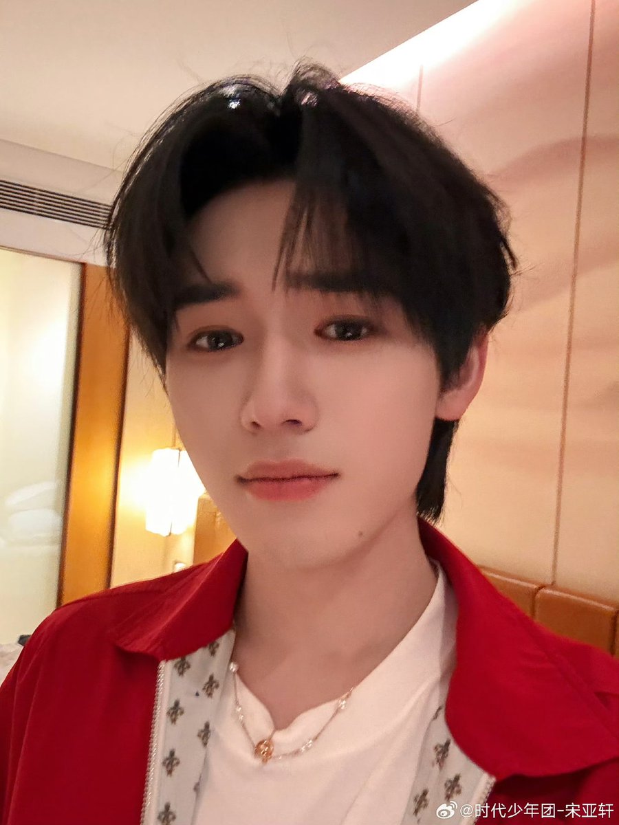 AllforSYX's tweet photo. ❣250212 宋亚轩微博更新 weibo update❣

AEAEAEEOO～
㊗️大家事事都如愿，小年快乐！ 

#宋亚轩 #songyaxuan #时代少年团 #TNT#宋亞軒 https://t.co/EMX3ZrXzcU