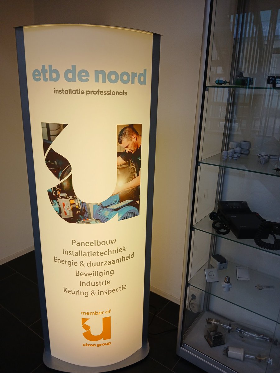 Techniekroute <a href="/GemAlblasserdam/">Gemeente Alblasserdam</a> bij ETB De Noord, die o.a. bestuurs- en veiligheidspanelen bouwt. Wat een indrukwekkend bedrijf met bevlogen medewerkers! Leerlingen groep 8 van Het Kompas maakten hun eigen borstelrobot en kregen een rondleiding. Installatie professionals!