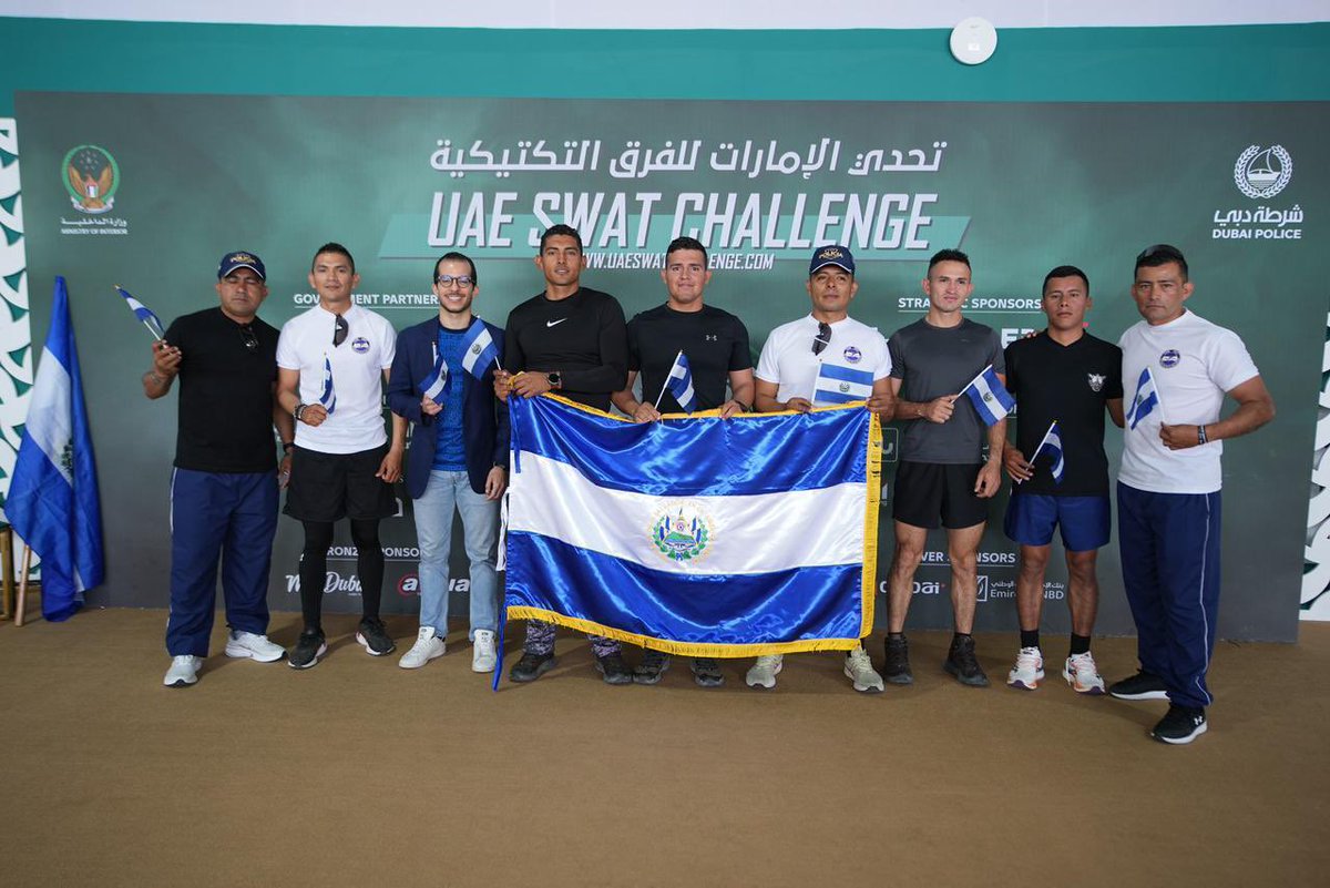 GerardoPerezSV's tweet image. El Salvador 🇸🇻 participó por primera vez en el @swat_challenge organizado por @DubaiPoliceHQ. Nuestro equipo fue conformado por miembros elite de la policía nacional civil y la fuerza armada.

Desde la Embajada queremos destacar el trabajo y esfuerzo realizado por el equipo. Nos…