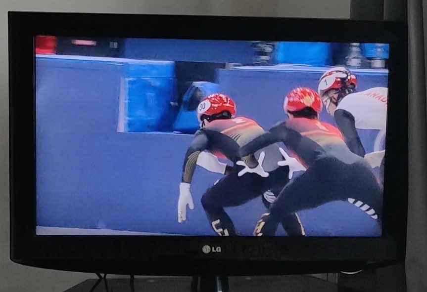 bcbradio's tweet image. At 9pm Patrick Thornton turns the other cheek in @selection_box. Featuring tracks by:

Television | Mandy, Indiana | Hungry | @thelemontwigs | @FLCartographer | @yevagabonds | Owelu Dreamhouse ft Bilalli | The Flaming Lips