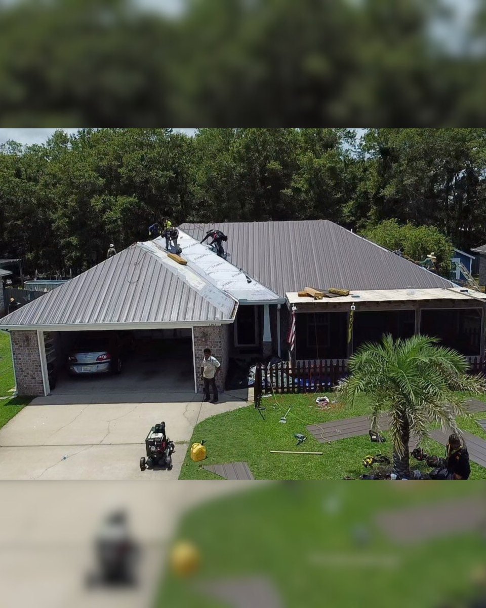MetalR92309's tweet photo. If you’re in need of a roof replacement, we strongly encourage thinking about a roof that works as hard as it looks. Metal is always a solid choice. 🏠💪

#MetalRoofMobileAL #MetalRoof #Roofing #RoofingContractor #FortifiedRoof https://t.co/q0SgsOEhR2