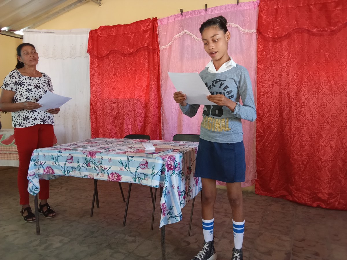 «Los libros son un refugio ante la tormenta
«Cada libro que lees es un paso más hacia la aventura.»
De esta forma nos acompañó la educando de la Institución Educativa Abel Santamaría Cuadrado de la enseñanza Especial en el concurso “Sabe más, quien lee más”.