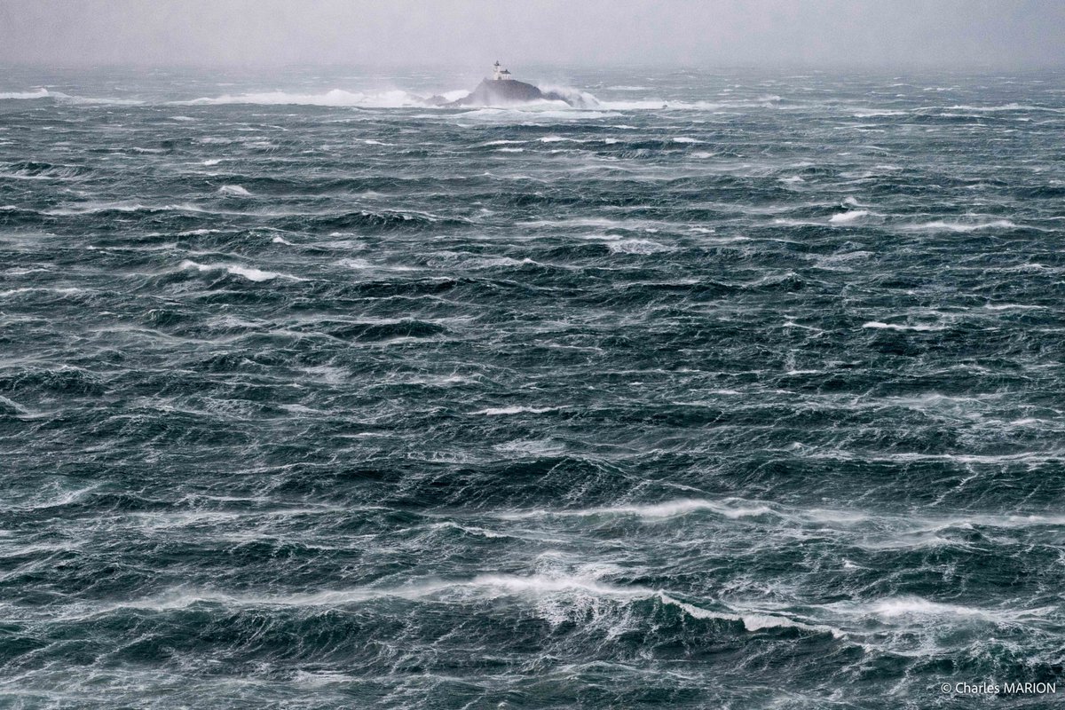 CMphotographer's tweet photo. Quand la tempête arrive...
©️C.Marion
#Storm #Finistere #Bretagne #MerdIroise https://t.co/H4VypTxZ7k