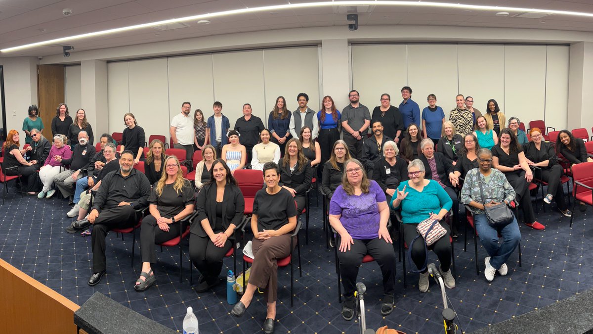 AzCDHH's tweet image. The DHHDB community visited the State Capitol for a day of civic engagement! Participants joined the Senate &amp;amp; House galleries and met with district legislators to share their experiences.

#InclusiveCommunity #AccessForAll