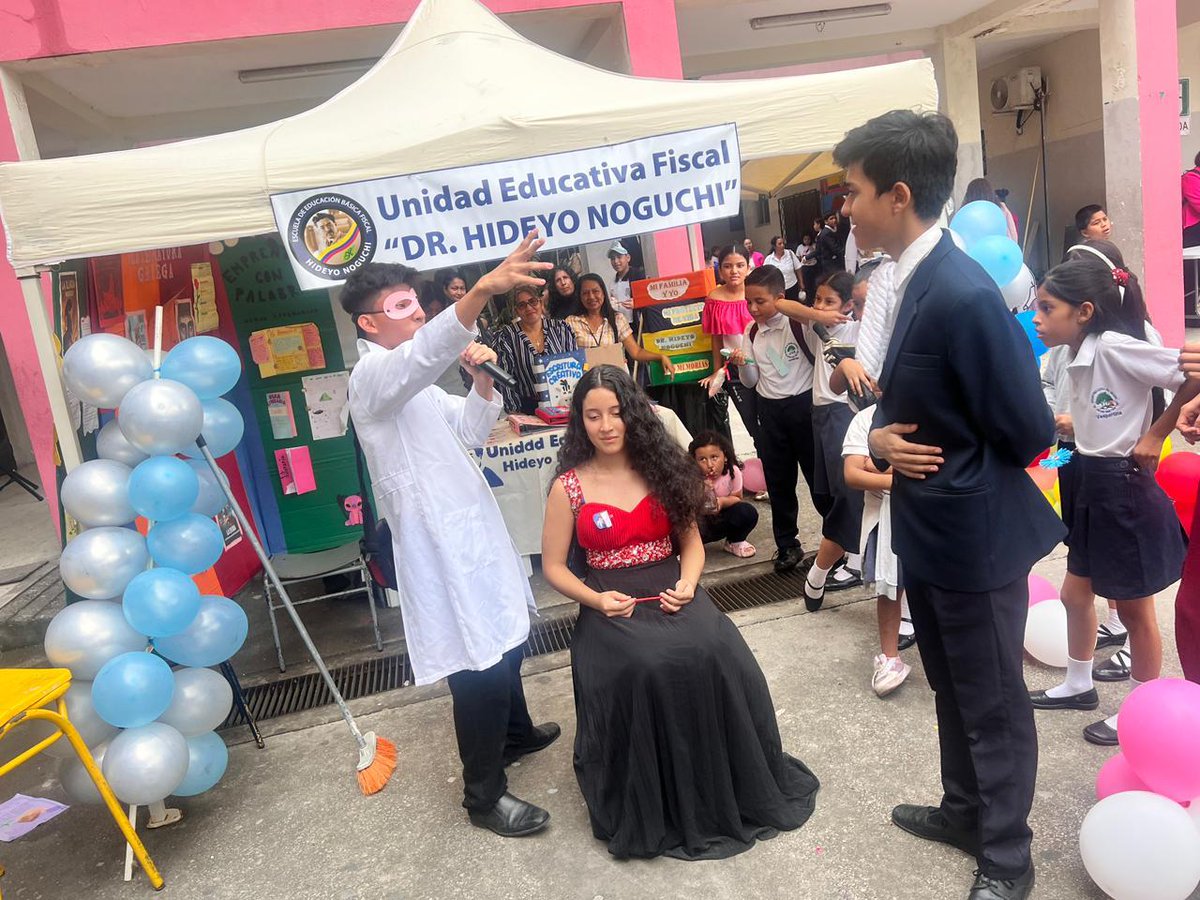 EducacionZ8_Ec's tweet photo. 🎶🎭📚 Fomentamos el amor por los libros y la expresión artística como pilares fundamentales del aprendizaje. ¡Felicitamos a todos los participantes! 🌟🇪🇨 
#ElNuevoEcuador https://t.co/JqRZCZ7ecm