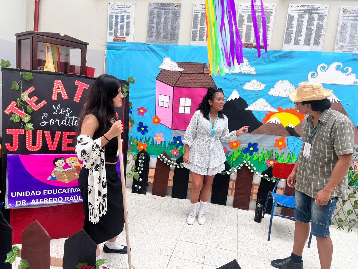 EducacionZ8_Ec's tweet photo. 🎶🎭📚 Fomentamos el amor por los libros y la expresión artística como pilares fundamentales del aprendizaje. ¡Felicitamos a todos los participantes! 🌟🇪🇨 
#ElNuevoEcuador https://t.co/JqRZCZ7ecm
