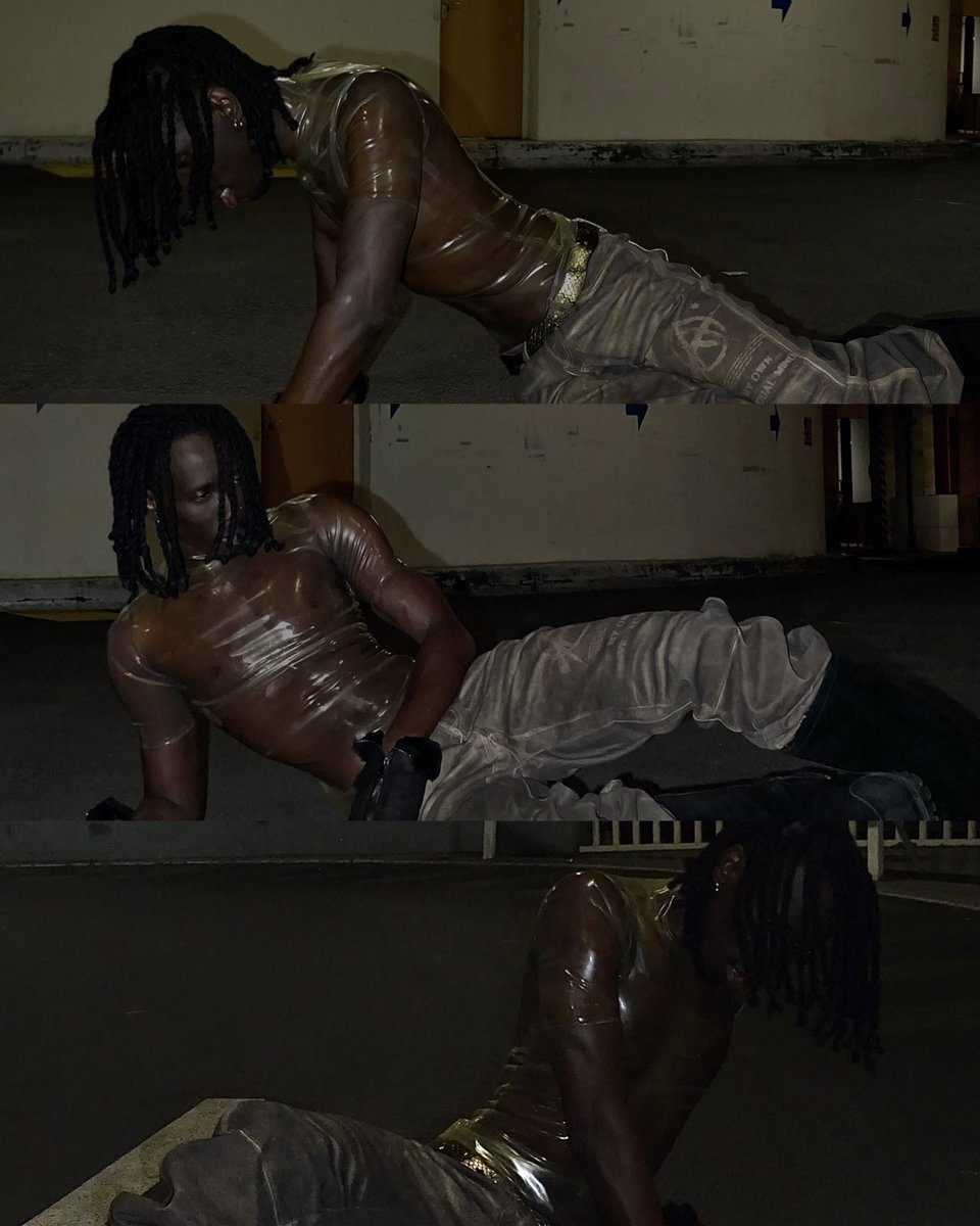 barcelocadjo's tweet image. The Invisible Top 2 🫥🖤 shot by me