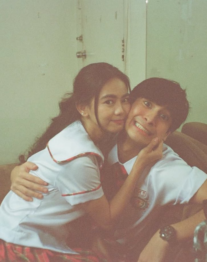 lily | love like u tweet media