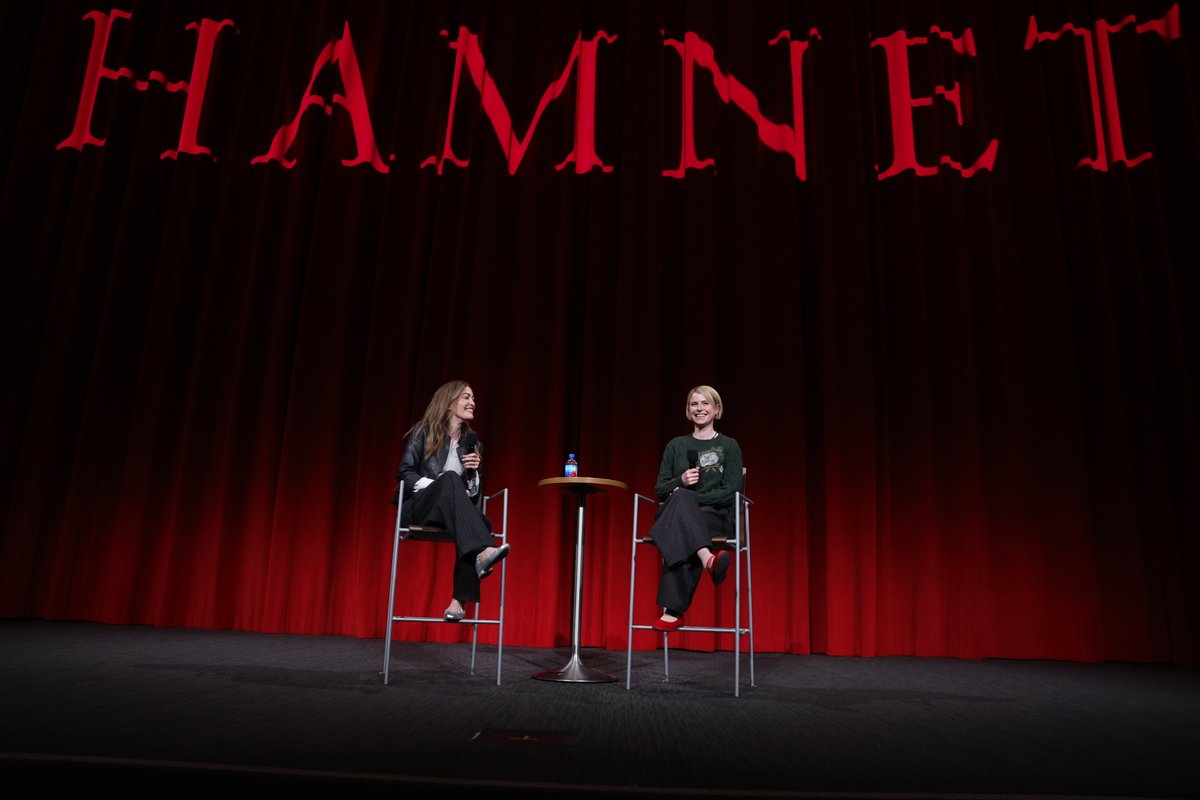 hamnetmovie's tweet image. Jessie Buckley at last night's HAMNET screening in LA moderated by @antoniablyth.